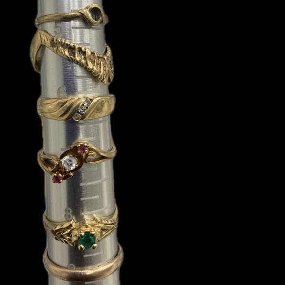 14K Yellow Gold Wedding Band Ring - Picture 7 of 11